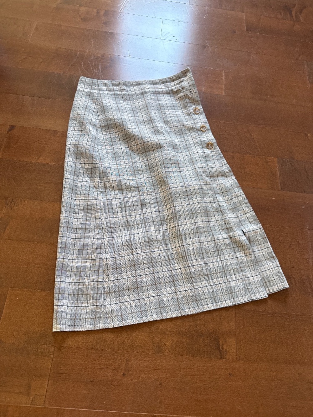 Plaid skirt with side slit